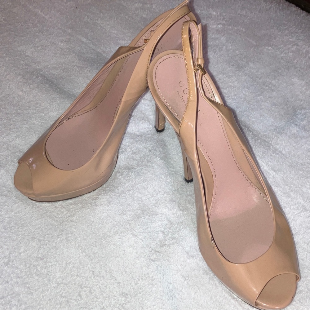 Gucci Women's Nude Patent Leather 6 inch Peep-Toe Heels sz38 or USA sz8 in EUC